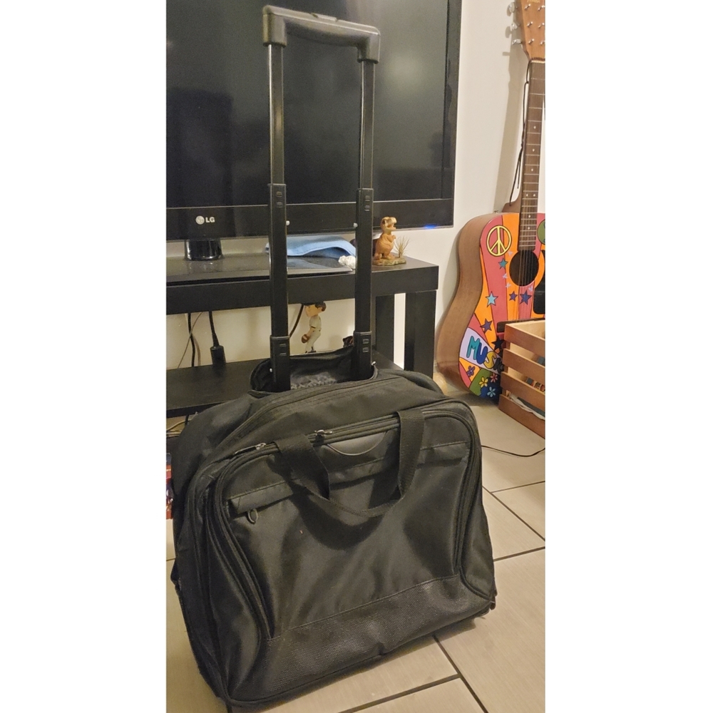 Rolling briefcase